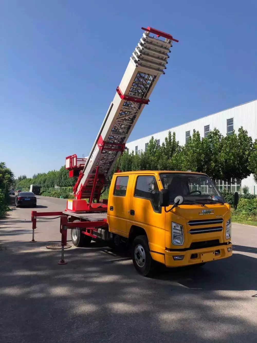 前锋附近的云梯车出租服务：轻松解决高空作业需求