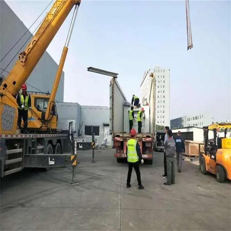 前锋如何找到附近的吊车救援服务