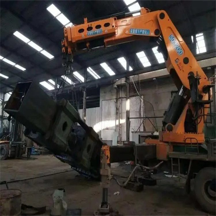 前锋130吨折臂吊车出租吊机租赁附近电话