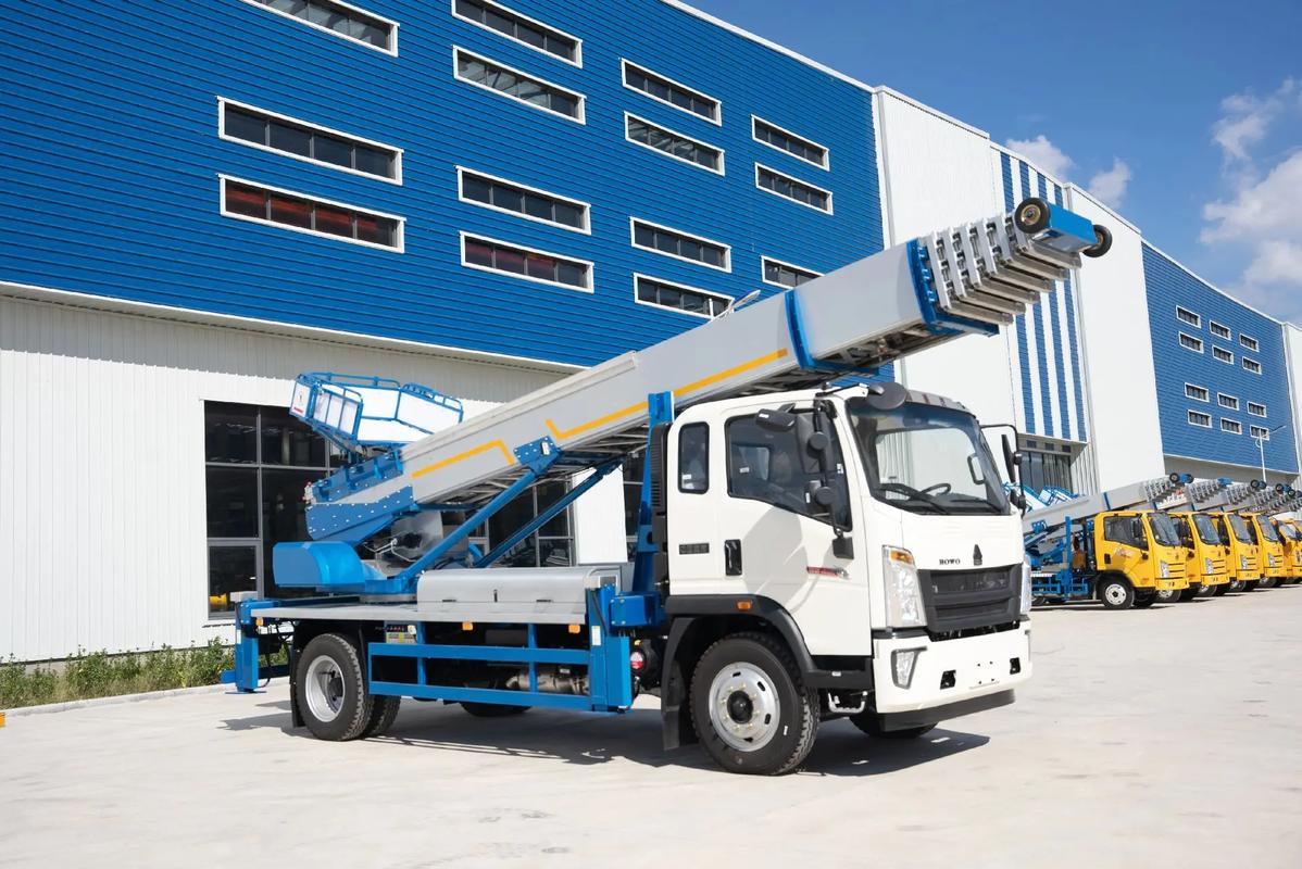 前锋出租云梯车高空作业车 建筑垃圾搬运