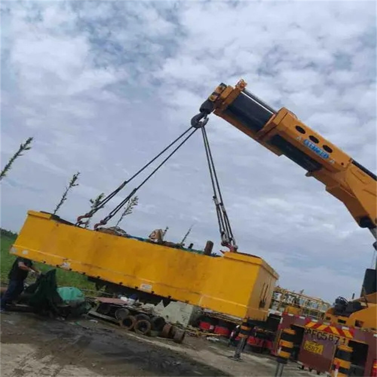 前锋随车吊吊集装箱怎么吊